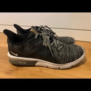 NIKE AIRMAX